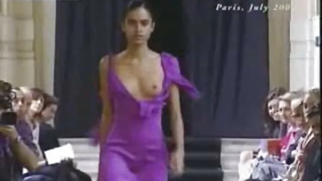 Mazina Zaltana a frappé et film pour adulte xxl gicle