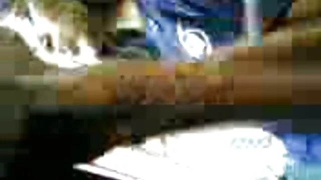 Une xxl video pornographie superbe ado profite d'une vieille bite baisée, par Blondelover.